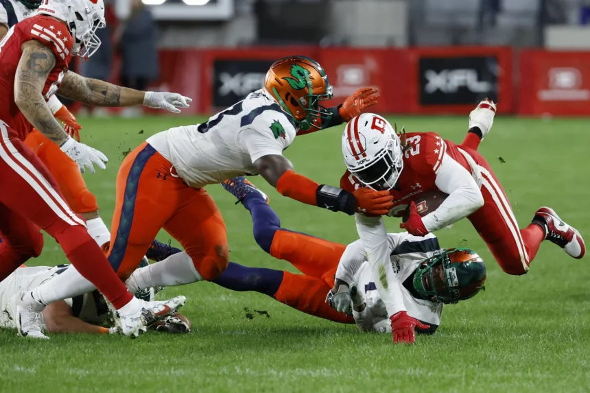 XFL: Seattle Sea Dragons at D.C. Defenders Feb 19, 2023 Washington, DC, USA D.C. Defenders running back Ryquell Armstead 23 dives for a first down against the Seattle Sea Dragons during the fourth quarter at Audi Field. Washington Audi Field DC USA, EDITORIAL USE ONLY PUBLICATIONxINxGERxSUIxAUTxONLY Copyright: xGeoffxBurkex 20230219_gkb_sb4_029