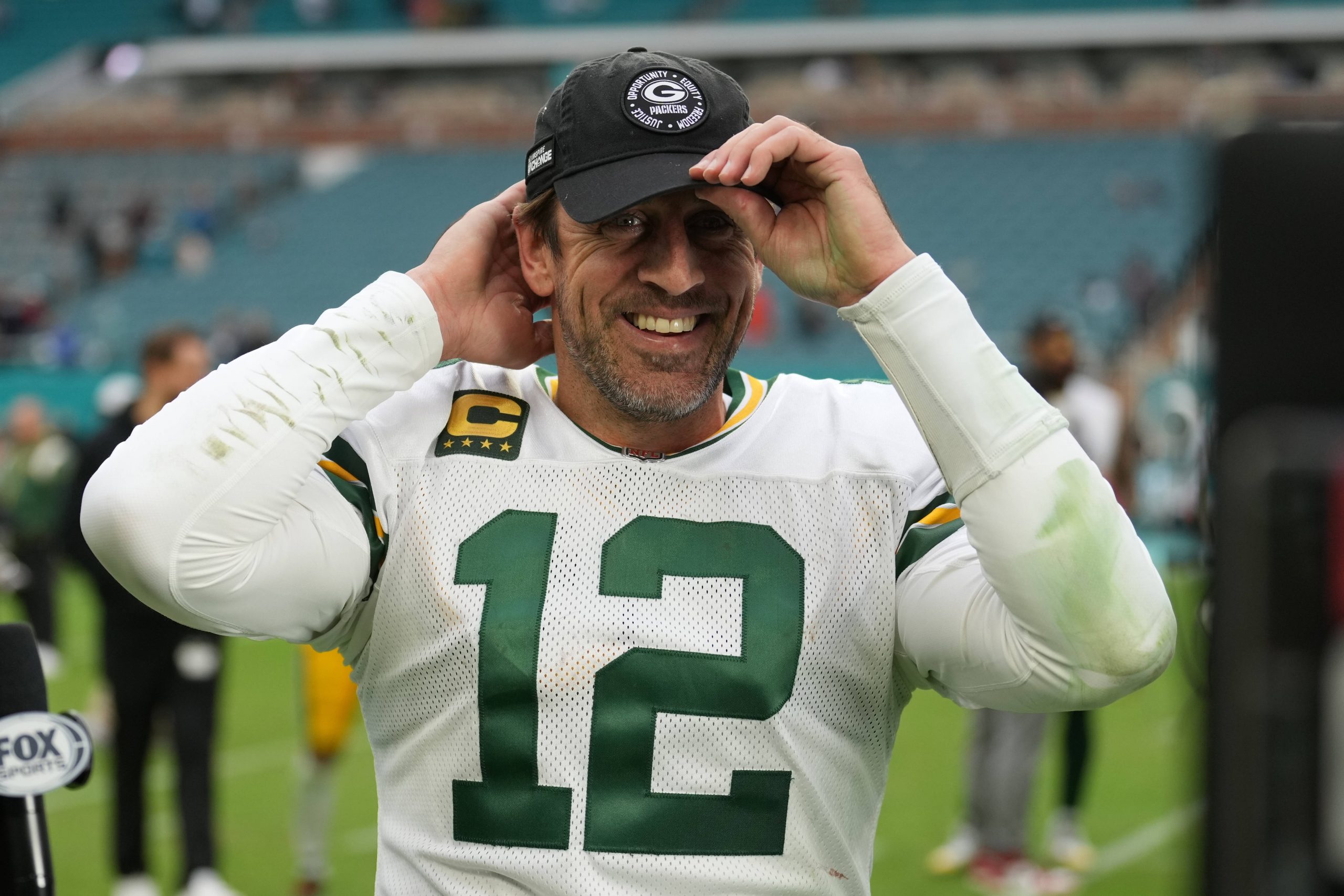 Aaron Rodgers landet via Trade bei den Jets .