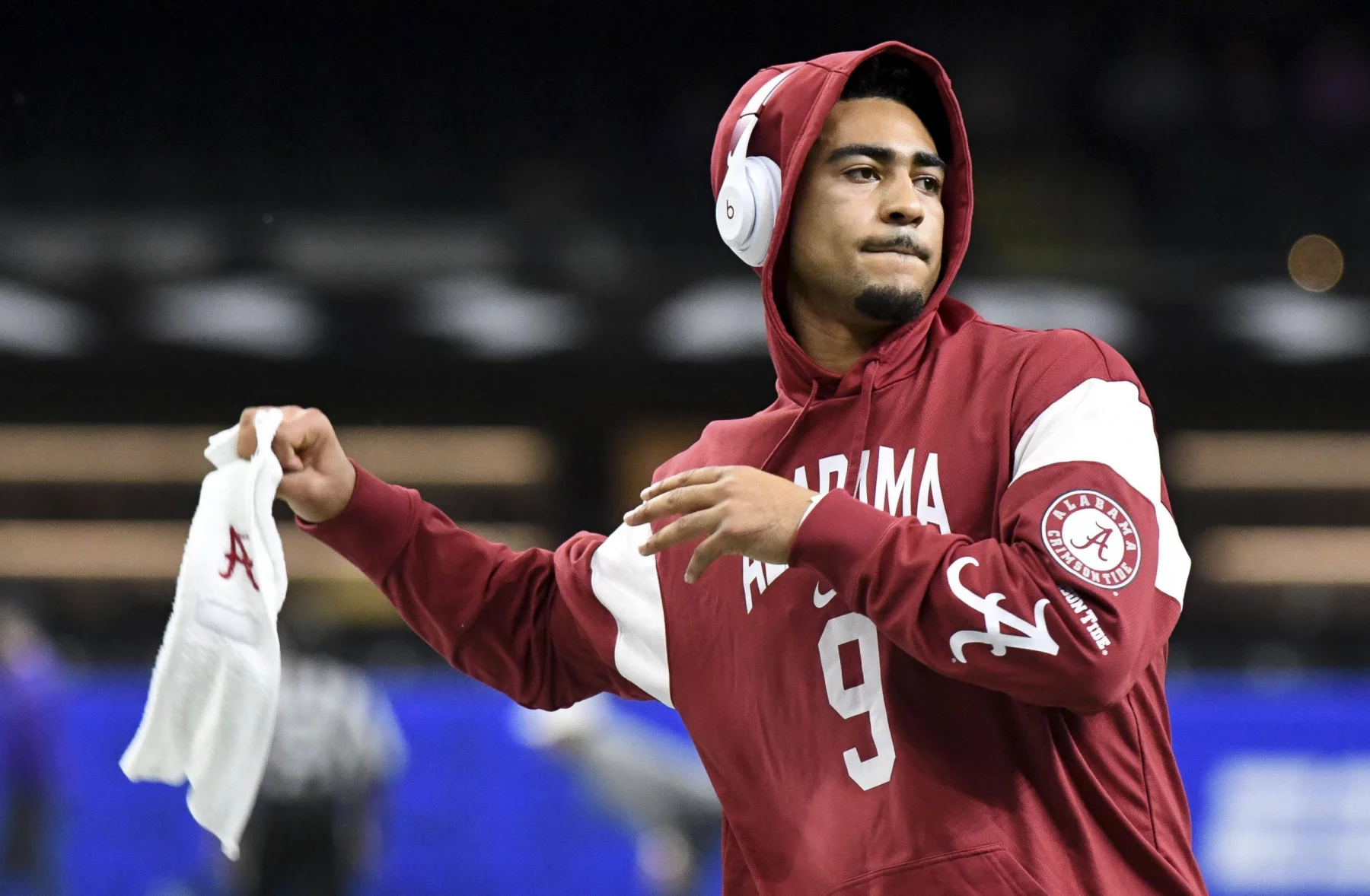 NFL Mock Draft 2023 - Bryce Young geht an Carolina