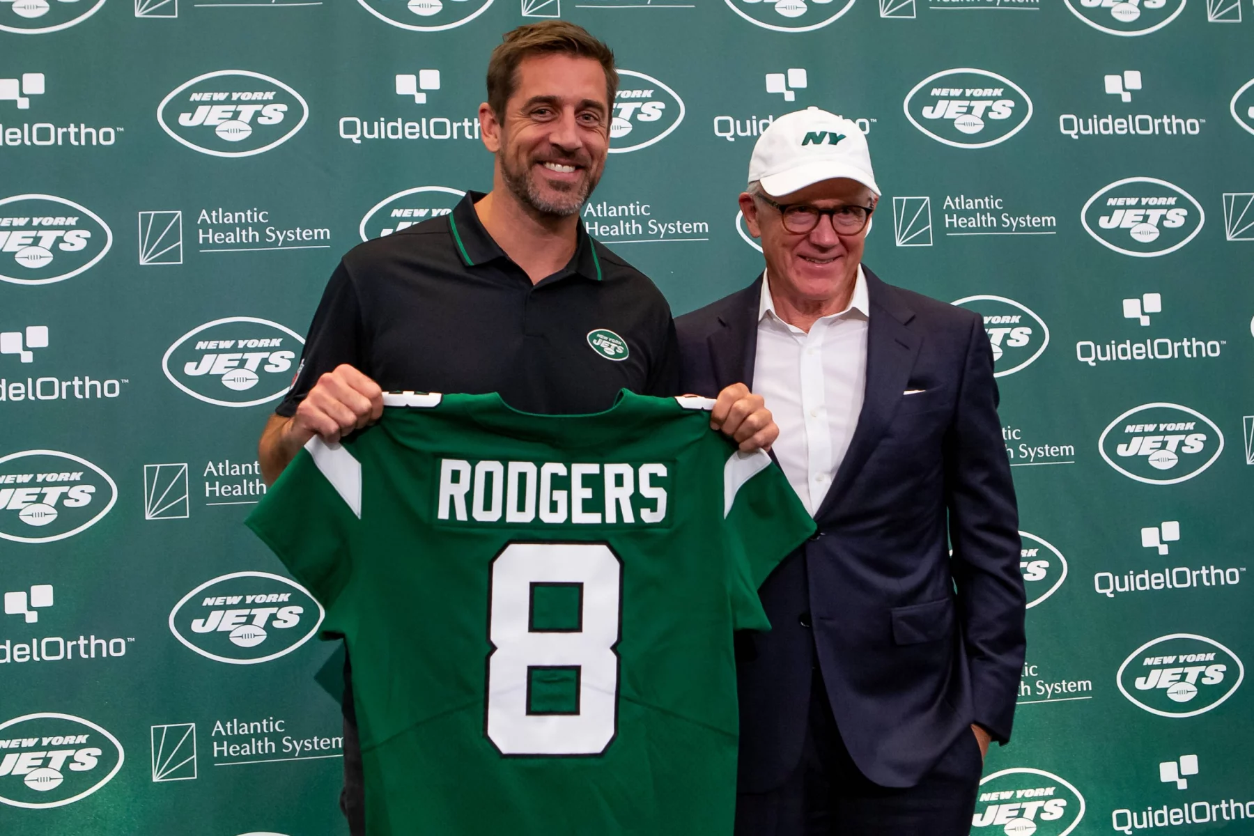 Black Friday - Aaron Rodgers bei seiner ersten Pressekonferenz bei den New York Jets