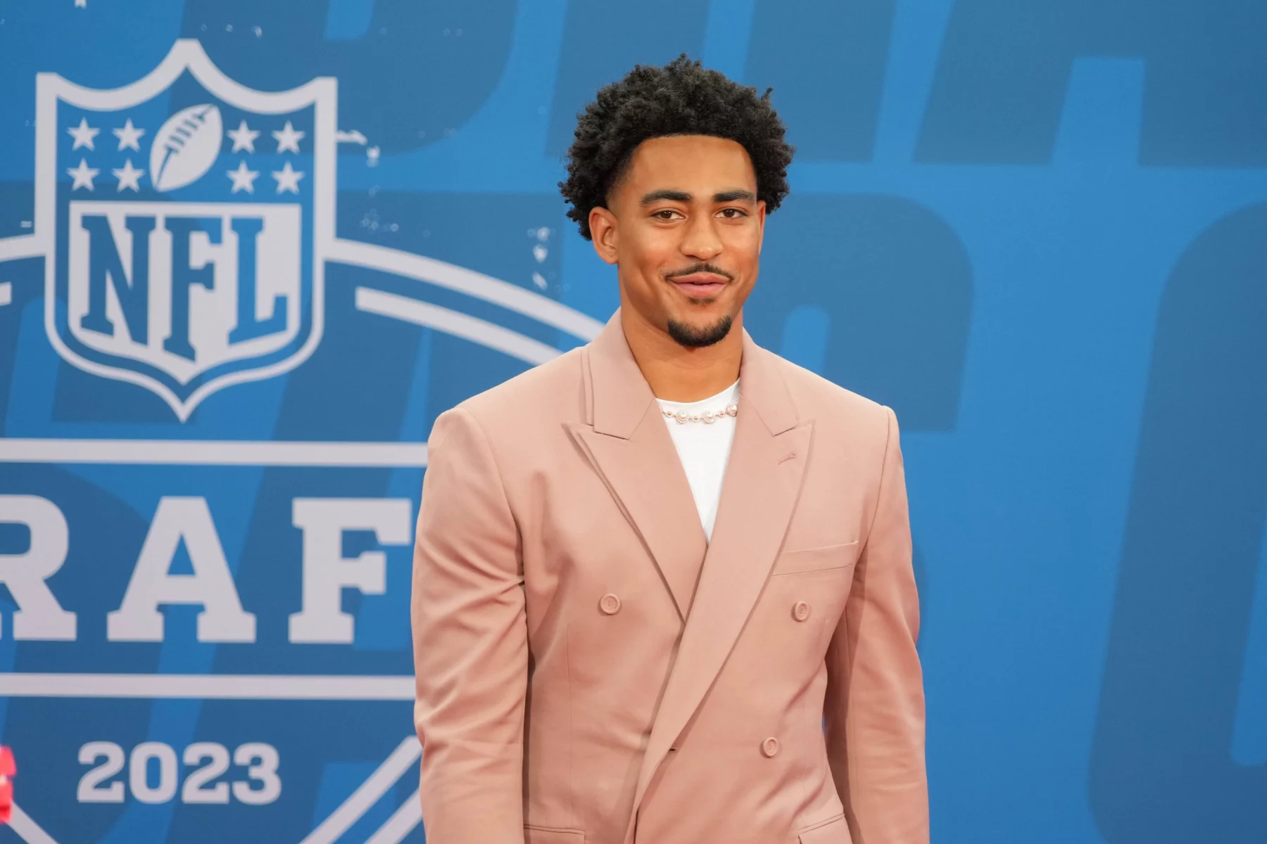 Bryce Young ist der First Overall Pick im NFL Draft 2023 - Bears dank Panthers auf Platz 1 der NFL Draft Reihenfolge 2024