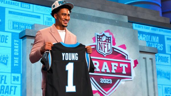 Bryce Young auf der NFL Draft Bühne - Alle Picks der ersten Runde
