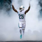 MIAMI GARDENS, FL - SEPTEMBER 25: Miami Dolphins cornerback Xavien Howard 25 during player intros before the game between the Buffalo Bills and the Miami Dolphins on September 25, 2022 at Hard Rock Stadium in Miami Gardens, Fl. Photo by David Rosenblum/Icon Sportswire NFL, American Football Herren, USA SEP 25 Bills at Dolphins Icon220925220881