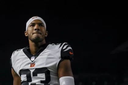 NFL, American Football Herren, USA Miami Dolphins at Cincinnati Bengals Sep 29, 2022 Cincinnati, Ohio, USA Cincinnati Bengals wide receiver Tyler Boyd 83 walks off the field after their victory over the Miami Dolphins at Paycor Stadium. Cincinnati Paycor Stadium Ohio USA, EDITORIAL USE ONLY PUBLICATIONxINxGERxSUIxAUTxONLY Copyright: xKatiexStratmanx 20220929_jcd_gt1_273