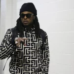 NFL, American Football Herren, USA Las Vegas Raiders at Pittsburgh Steelers Dec 24, 2022 Pittsburgh, Pennsylvania, USA Las Vegas Raiders wide receiver Davante Adams 17 arrives at the stadium before the game against the Pittsburgh Steelers at Acrisure Stadium. Pittsburgh Acrisure Stadium Pennsylvania USA, EDITORIAL USE ONLY PUBLICATIONxINxGERxSUIxAUTxONLY Copyright: xCharlesxLeClairex 20221224_JAB_al8_249