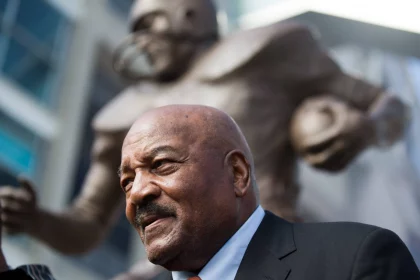 Hall of Fame RB Jim Brown
