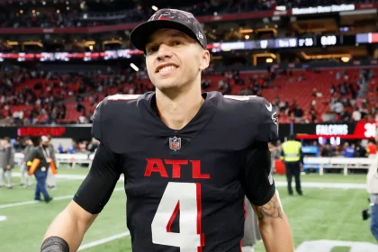 January 13, 2023: Atlanta Falcons quarterback Desmond Ridder 4 walks off the field after a 30-17 win against the Tampa Bay Buccaneers at Mercedes-Benz Stadium on Jan. 8, 2023, in Atlanta. - ZUMAm67_ 0199120557st Copyright: xMiguelxMartinezx