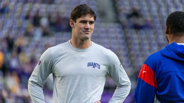 MINNEAPOLIS, MN - JANUARY 15: New York Giants quarterback Daniel Jones 8 warms up before the NFL, American Football Herren, USA game between the New York Giants and Minnesota Vikings on January 15th, 2023, at U.S. Bank Stadium in Minneapolis, MN. Photo by Bailey Hillesheim/Icon Sportswire NFL: JAN 15 NFC Wild Card Playoffs - Giants at Vikings Icon230115033