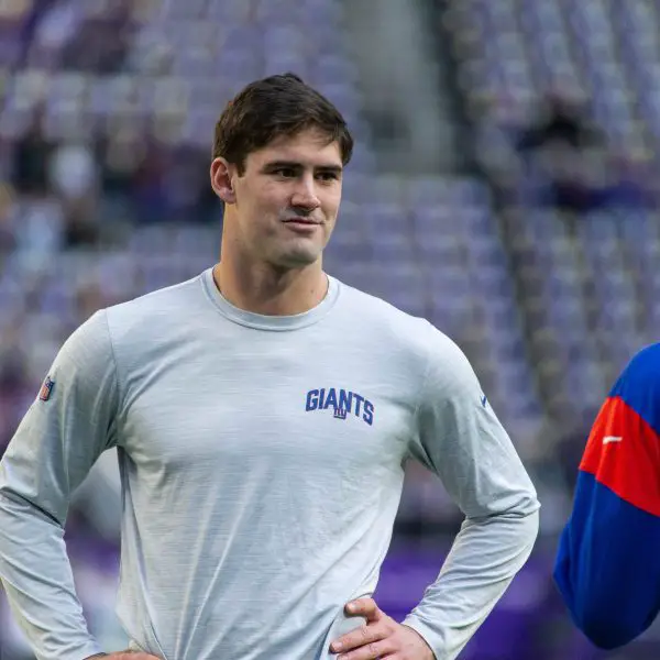 MINNEAPOLIS, MN - JANUARY 15: New York Giants quarterback Daniel Jones 8 warms up before the NFL, American Football Herren, USA game between the New York Giants and Minnesota Vikings on January 15th, 2023, at U.S. Bank Stadium in Minneapolis, MN. Photo by Bailey Hillesheim/Icon Sportswire NFL: JAN 15 NFC Wild Card Playoffs - Giants at Vikings Icon230115033