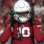 Syndication: Arizona Republic Arizona Cardinals receiver DeAndre Hopkins 10 warms up before their game against the Tampa Bay Buccaneers at State Farm Stadium in Glendale on Dec. 25, 2022. , EDITORIAL USE ONLY PUBLICATIONxINxGERxSUIxAUTxONLY Copyright: xJoexRondone/ThexRepublicx 20760326