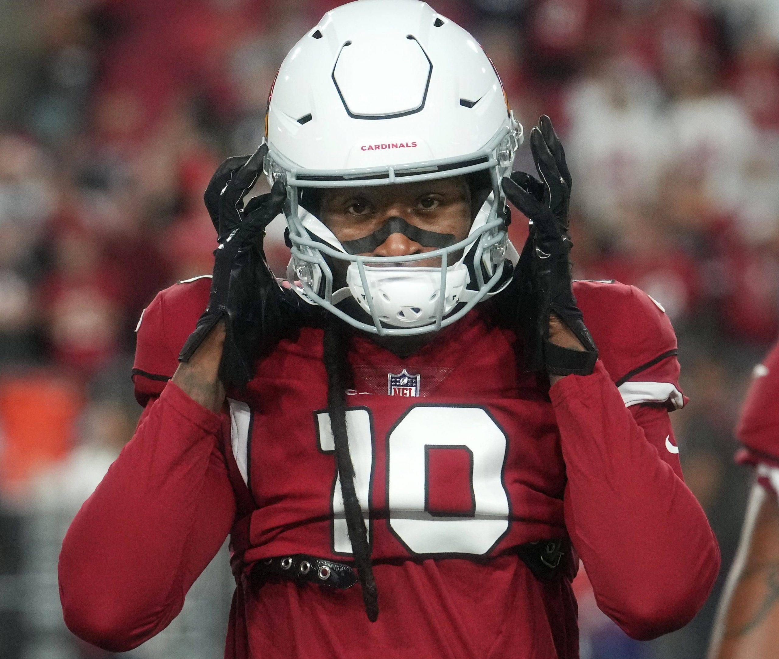 Syndication: Arizona Republic Arizona Cardinals receiver DeAndre Hopkins 10 warms up before their game against the Tampa Bay Buccaneers at State Farm Stadium in Glendale on Dec. 25, 2022. , EDITORIAL USE ONLY PUBLICATIONxINxGERxSUIxAUTxONLY Copyright: xJoexRondone/ThexRepublicx 20760326