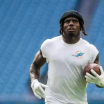 NFL, American Football Herren, USA Philadelphia Eagles at Miami Dolphins, Aug 27, 2022 Miami Gardens, Florida, USA Miami Dolphins wide receiver Tyreek Hill 10 runs with the football during warmups prior to the game against the Philadelphia Eagles at Hard Rock Stadium. Mandatory Credit: Sam Navarro-USA TODAY Sports, 27.08.2022 17:14:46, 18939277, NPStrans, Miami Dolphins, Philadelphia Eagles, NFL, Tyreek Hill, Hard Rock Stadium PUBLICATIONxINxGERxSUIxAUTxONLY Copyright: xSamxNavarrox 18939277