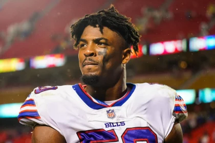 NFL, American Football Herren, USA Buffalo Bills at Kansas City Chiefs, Oct 10, 2021 Kansas City, Missouri, USA Buffalo Bills defensive end Greg Rousseau 50 leaves the field after defeating the Kansas City Chiefs at GEHA Field at Arrowhead Stadium. Mandatory Credit: Jay Biggerstaff-USA TODAY Sports, 10.10.2021 23:36:20, 16964904, Buffalo Bills, NFL, Kansas City Chiefs, Arrowhead Stadium PUBLICATIONxINxGERxSUIxAUTxONLY Copyright: xJayxBiggerstaffx 16964904