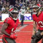 l-r: Chris Godwin 14 Tampa Bay Buccaneers, Mike Evans 13 Tampa Bay Buccaneers, Seattle Seahawks vs. Tampa Bay Buccaneers, Football, NFL, American Football Herren, USA 13.11.2022 Muenchen Bayern Deutschland *** l r Chris Godwin 14 Tampa Bay Buccaneers , Mike Evans 13 Tampa Bay Buccaneers , Seattle Seahawks vs Tampa Bay Buccaneers, Football, NFL, 13 11 2022 Muenchen Bayern Germany Copyright: xkolbert-press/ChristianxKolbertx