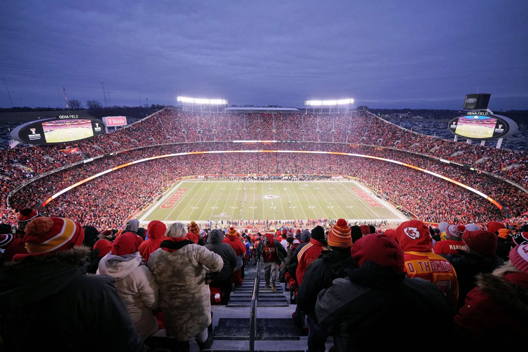 NFL, American Football Herren, USA AFC Championship-Cincinnati Bengals at Kansas City Chiefs Jan 29, 2023 Kansas City, Missouri, USA A general view of the opening kickoff during the first quarter of the AFC Championship game between the Kansas City Chiefs and the Cincinnati Bengals at GEHA Field at Arrowhead Stadium. Kansas City GEHA Field at Arrowhead Stadium Missouri USA, EDITORIAL USE ONLY PUBLICATIONxINxGERxSUIxAUTxONLY Copyright: xJonxDurrx 20230129_jcd_bd5_0070