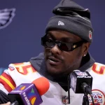 NFL, American Football Herren, USA Super Bowl LVII-Kansas City Chiefs press conference, PK, Pressekonferenz Feb 8, 2023 Scottsdale, AZ, USA Kansas City Chiefs defensive end Frank Clark 55 answers questions from the media during team availability at Hyatt Regency at Gainey Ranch. Scottsdale Hyatt Regency at Gainey Ranch AZ USA, EDITORIAL USE ONLY PUBLICATIONxINxGERxSUIxAUTxONLY Copyright: xCherylxEvansx 20230204_anw_kp9_107