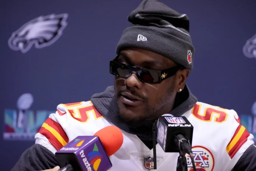 NFL, American Football Herren, USA Super Bowl LVII-Kansas City Chiefs press conference, PK, Pressekonferenz Feb 8, 2023 Scottsdale, AZ, USA Kansas City Chiefs defensive end Frank Clark 55 answers questions from the media during team availability at Hyatt Regency at Gainey Ranch. Scottsdale Hyatt Regency at Gainey Ranch AZ USA, EDITORIAL USE ONLY PUBLICATIONxINxGERxSUIxAUTxONLY Copyright: xCherylxEvansx 20230204_anw_kp9_107