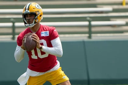 Syndication: Journal Sentinel Green Bay Packers quarterback Jordan Love 10 is shown during organized team activities Tuesday, May 23, 2023 in Green Bay, Wis. , EDITORIAL USE ONLY PUBLICATIONxINxGERxSUIxAUTxONLY Copyright: xMARKxHOFFMAN/MILWAUKEExJOURNALxSENTINELx 0257644707st