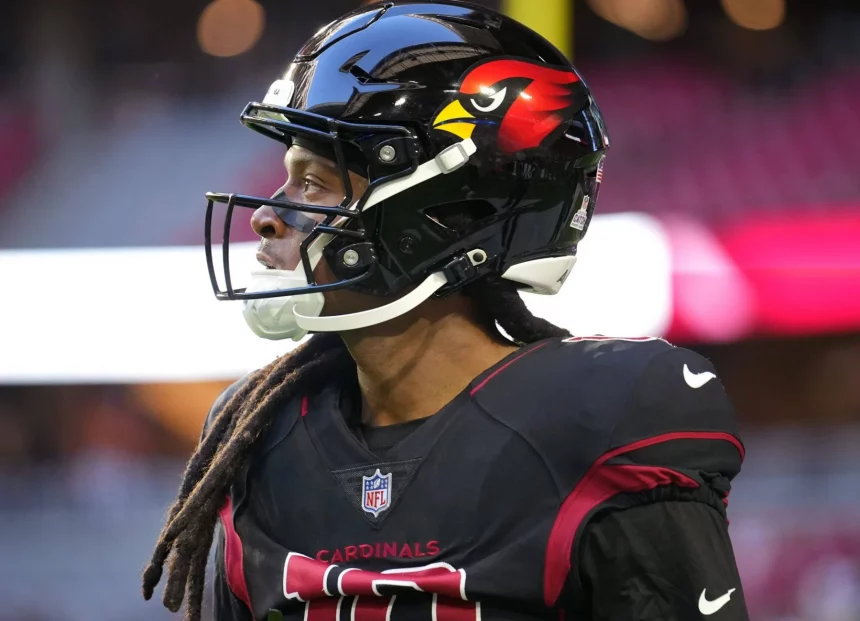 Syndication: Arizona Republic Arizona Cardinals wide receiver DeAndre Hopkins 10 takes the field before they take on the New Orleans Saints at State Farm Stadium in Glendale on Oct. 20, 2022. , EDITORIAL USE ONLY PUBLICATIONxINxGERxSUIxAUTxONLY Copyright: xJoexRondone/ThexRepublicx 20760502