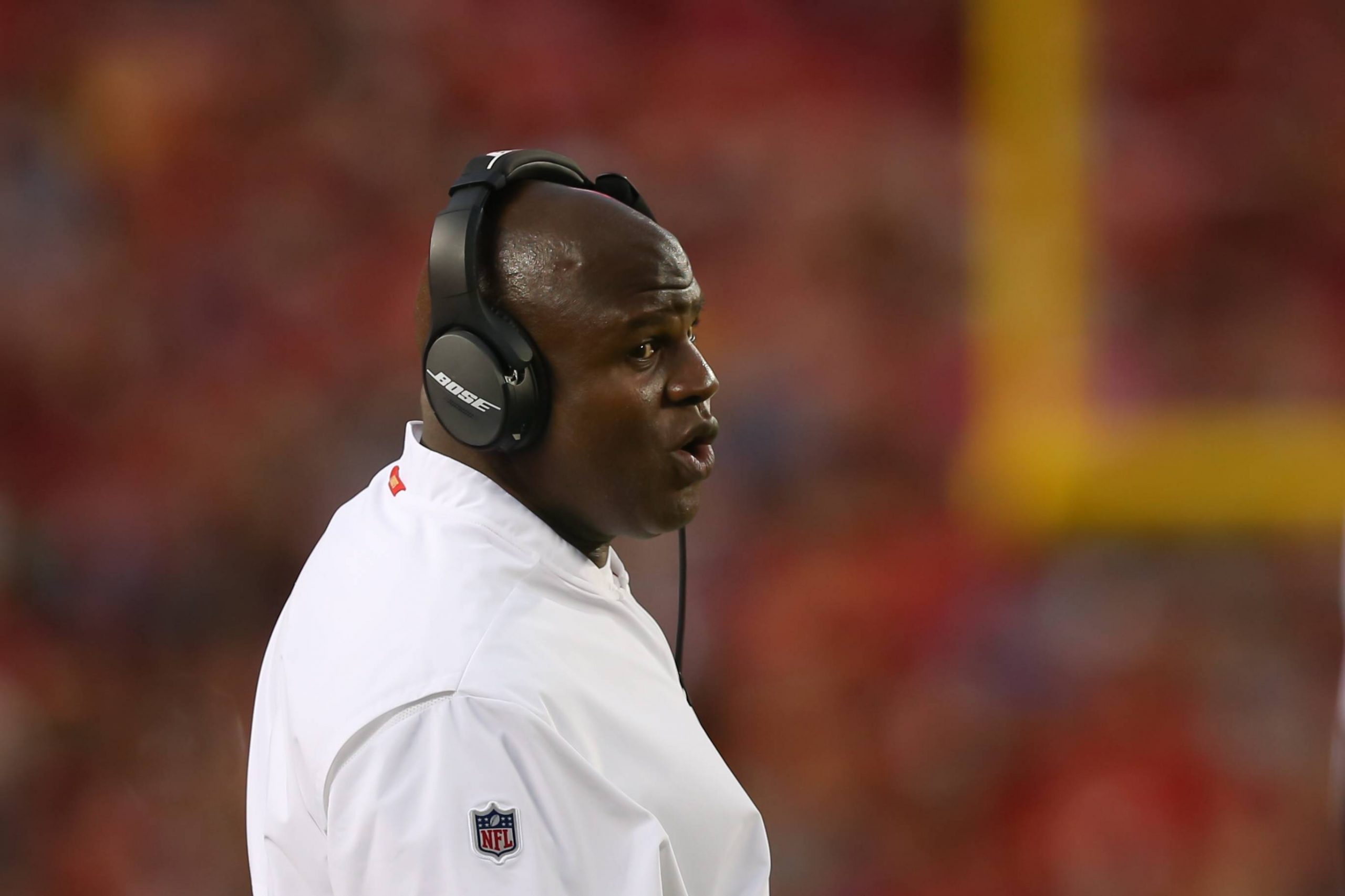 KANSAS CITY, MO - AUGUST 24: Kansas City Chiefs offensive coordinator Eric Bienemy in the first half of an NFL, American Football Herren, USA preseason game between the San Francisco 49 ers and Kansas City Chiefs on August 24, 2019 at Arrowhead Stadium in Kansas City, MO. (Photo by Scott Winters/Icon Sportswire) NFL: AUG 24 Preseason - 49ers at Chiefs PUBLICATIONxINxGERxSUIxAUTxHUNxRUSxSWExNORxDENxONLY Icon190824070