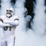 MIAMI GARDENS, FL - SEPTEMBER 25: Miami Dolphins defensive end Emmanuel Ogbah 91 during player intros before the game between the Buffalo Bills and the Miami Dolphins on September 25, 2022 at Hard Rock Stadium in Miami Gardens, Fl. Photo by David Rosenblum/Icon Sportswire NFL, American Football Herren, USA SEP 25 Bills at Dolphins Icon220925220693