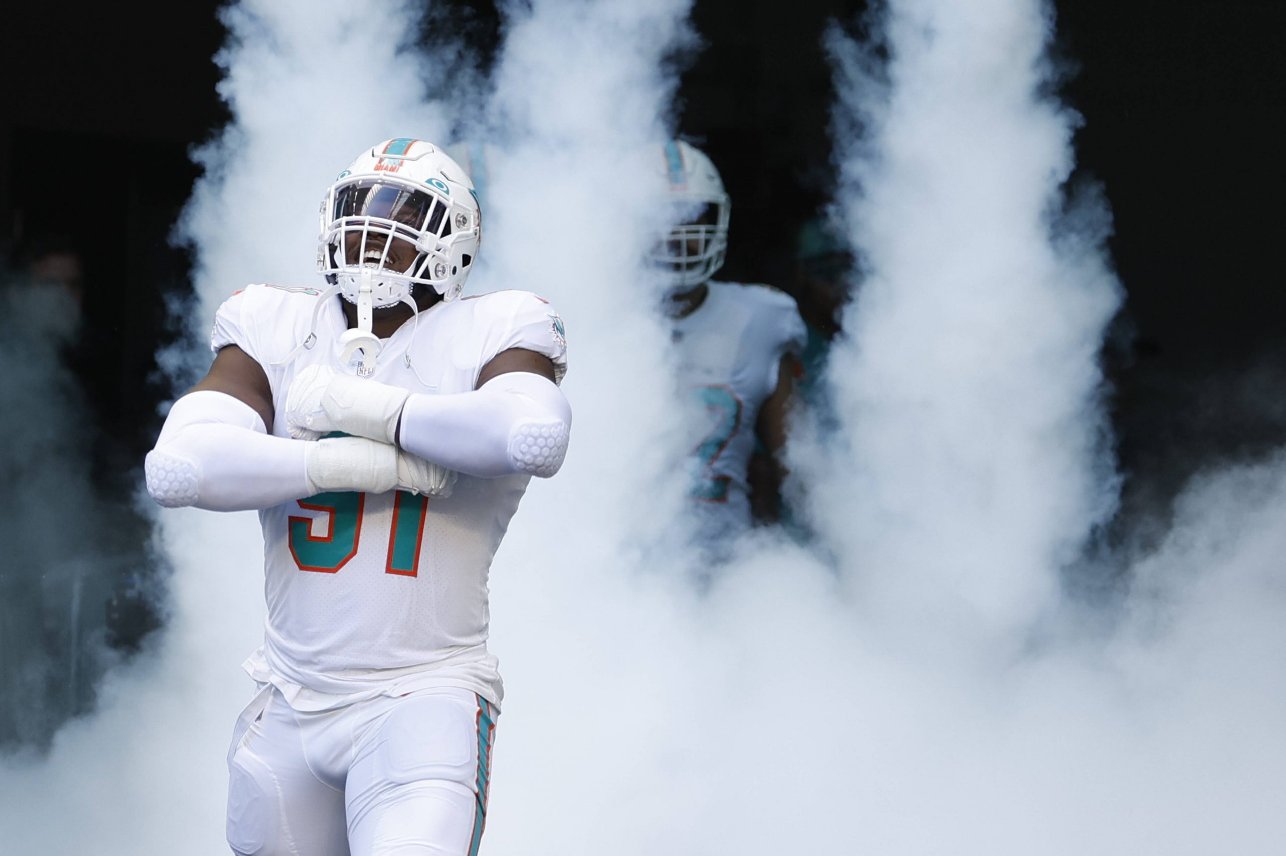 MIAMI GARDENS, FL - SEPTEMBER 25: Miami Dolphins defensive end Emmanuel Ogbah 91 during player intros before the game between the Buffalo Bills and the Miami Dolphins on September 25, 2022 at Hard Rock Stadium in Miami Gardens, Fl. Photo by David Rosenblum/Icon Sportswire NFL, American Football Herren, USA SEP 25 Bills at Dolphins Icon220925220693