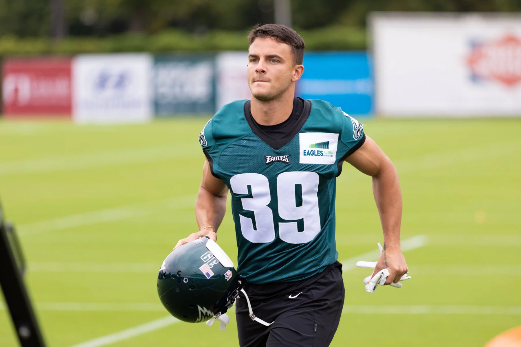 NFL, American Football Herren, USA Philadelphia Eagles Training Camp, Jul 29, 2022 Philadelphia, PA, USA Philadelphia Eagles wide receiver Devon Allen 39 during training camp at NovaCare Complex. Mandatory Credit: Bill Streicher-USA TODAY Sports, 29.07.2022 09:43:06, 18770056, NPStrans, NFL, Philadelphia Eagles, Devon Allen, NovaCare Complex PUBLICATIONxINxGERxSUIxAUTxONLY Copyright: xBillxStreicherx 18770056