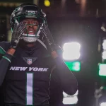 NFL, American Football Herren, USA Chicago Bears at New York Jets Nov 27, 2022 East Rutherford, New Jersey, USA New York Jets cornerback Sauce Gardner 1 walks onto the field before the game against the Chicago Bears at MetLife Stadium. East Rutherford MetLife Stadium New Jersey USA, EDITORIAL USE ONLY PUBLICATIONxINxGERxSUIxAUTxONLY Copyright: xVincentxCarchiettax 20221127_tbs_cb6_058