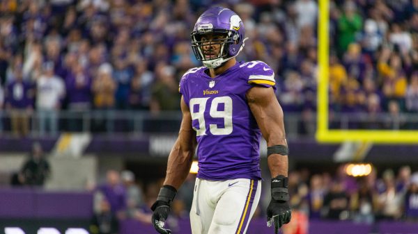 MINNEAPOLIS, MN - DECEMBER 17: Minnesota Vikings linebacker Danielle Hunter 99 look on during the NFL, American Football Herren, USA game between the Indianapolis Colts and Minnesota Vikings on December 17th, 2022, at U.S. Bank Stadium in Minneapolis, MN. Photo by Bailey Hillesheim/Icon Sportswire NFL: DEC 17 Colts at Vikings Icon221217153
