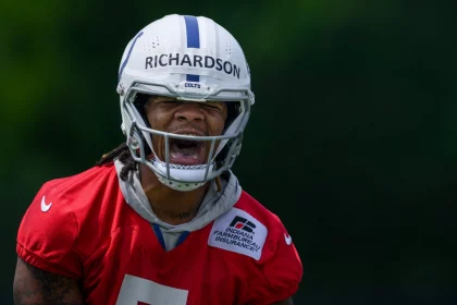 INDIANAPOLIS, IN - JUNE 07: Indianapolis Colts quarterback Anthony Richardson 5 screams after a drill during the Indianapolis Colts OTA on June 7, 2023 at the Indiana Farm Bureau Football Center in Indianapolis, IN. Photo by Zach Bolinger/Icon Sportswire NFL, American Football Herren, USA JUN 07 Indianapolis Colts OTA EDITORIAL USE ONLY Icon2306072270