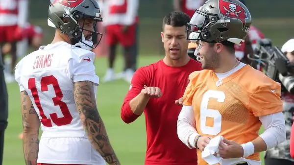 TAMPA, FL - JUN 15: Tampa Bay Buccaneers Wide Receiver Mike Evans (13) talks with Quarterback Baker Mayfield (6) talk as