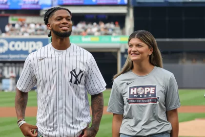 MLB, Baseball Herren, USA Baltimore Orioles at New York Yankees Jul 3, 2023 Bronx, New York, USA Buffalo Bills safety Damar Hamlin and Fordham softball player Sarah Taffet are honored by the New York Yankees as part of HOPE Week before the game between the New York Yankees and the Baltimore Orioles at Yankee Stadium. Bronx Yankee Stadium New York USA, EDITORIAL USE ONLY PUBLICATIONxINxGERxSUIxAUTxONLY Copyright: xVincentxCarchiettax 20230703_gav_cb6_067