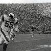 US PRESSWIRE Sports-Historical Dec 9, 1967 Los Angeles, CA, USA FILE PHOTO Los Angeles Rams linebacker Maxie Baughan 55 running the ball after an interception against the Green Bay Packers at Los Angeles Memorial Coliseum during the 1967 season. Los Angeles California USA, EDITORIAL USE ONLY PUBLICATIONxINxGERxSUIxAUTxONLY Copyright: xDavidxBoss-USAxTODAYxSportsx 6690676