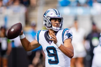 NFL, American Football Herren, USA 2023: New York Jets at Carolina AUG 12 August 12, 2023: Carolina Panthers quarterback Bryce Young 9 throws on first down against the New York Jets in the second quarter of the NFL matchup against the New York Jets in Charlotte, NC. Scott Kinser/Cal Media/Sipa USA Credit Image: Scott Kinser/Cal Sport Media/Sipa USA Charlotte Bank of America Stadium NC United States NOxUSExINxGERMANY PUBLICATIONxINxALGxARGxAUTxBRNxBRAxCANxCHIxCHNxCOLxECUxEGYxGRExINDxIRIxIRQxISRxJORxKUWxLIBxLBAxMLTxMEXxMARxOMAxPERxQATxKSAxSUIxSYRxTUNxTURxUAExUKxVENxYEMxONLY Copyright: xCalxSportxMediax Editorial use only