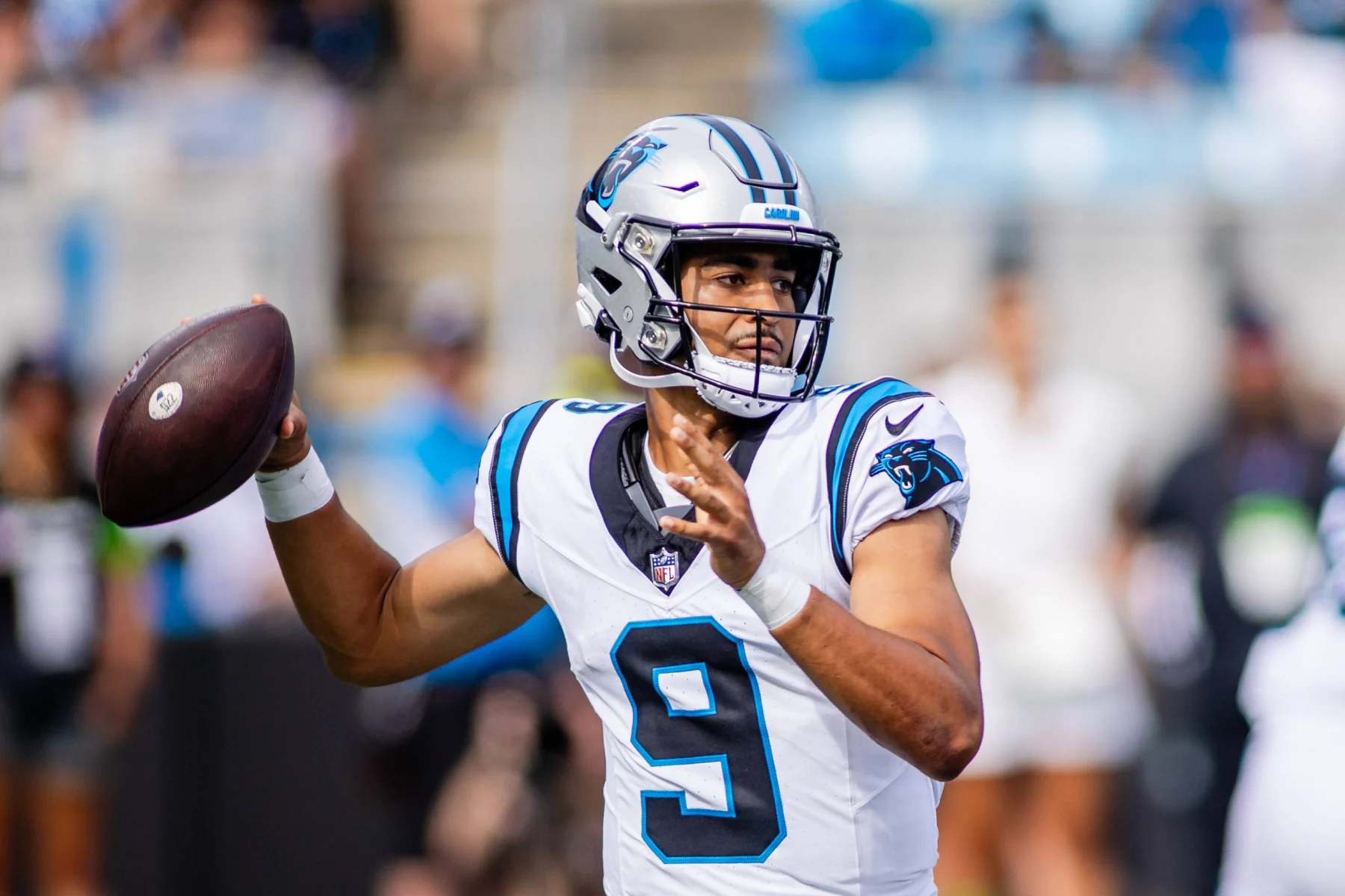 NFL, American Football Herren, USA 2023: New York Jets at Carolina AUG 12 August 12, 2023: Carolina Panthers quarterback Bryce Young 9 throws on first down against the New York Jets in the second quarter of the NFL matchup against the New York Jets in Charlotte, NC. Scott Kinser/Cal Media/Sipa USA Credit Image: Scott Kinser/Cal Sport Media/Sipa USA Charlotte Bank of America Stadium NC United States NOxUSExINxGERMANY PUBLICATIONxINxALGxARGxAUTxBRNxBRAxCANxCHIxCHNxCOLxECUxEGYxGRExINDxIRIxIRQxISRxJORxKUWxLIBxLBAxMLTxMEXxMARxOMAxPERxQATxKSAxSUIxSYRxTUNxTURxUAExUKxVENxYEMxONLY Copyright: xCalxSportxMediax Editorial use only