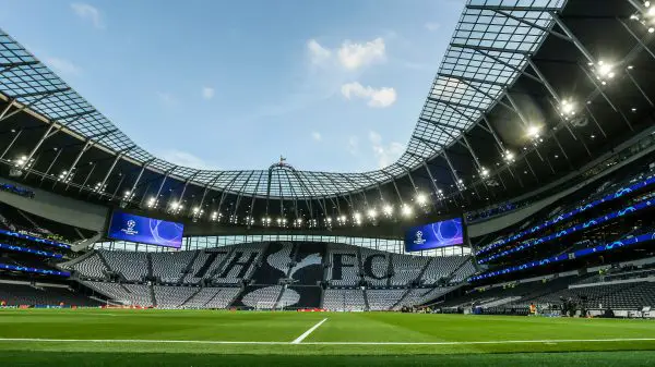 FootballR - NFL - Das Tottenham Hotspur-Stadion, „Heimat der NFL“ im Vereinigten Königreich, präsentiert sein Inneres.