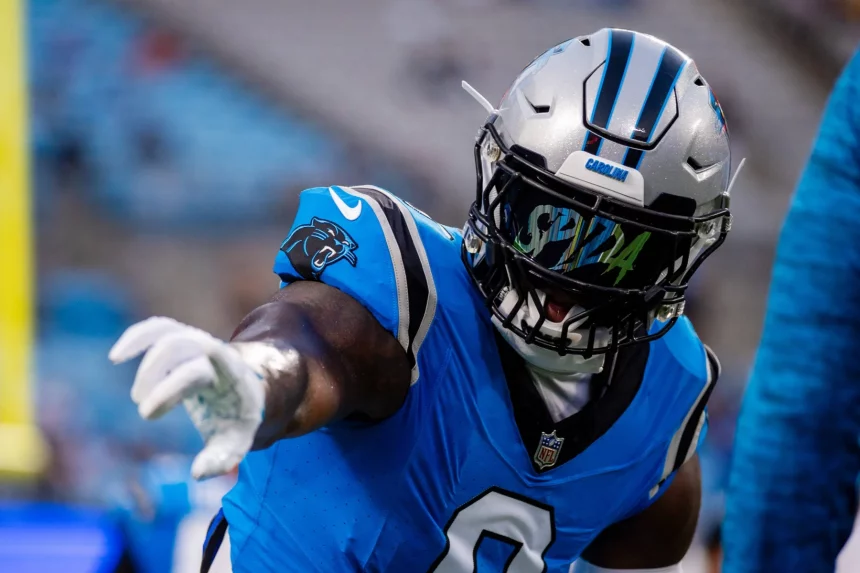 FootballR - NFL - Verhandlungen zwischen Brian Burns und Panthers „auf Eis gelegt“.

Schlüsselwörter: Burns, Verhandlungen