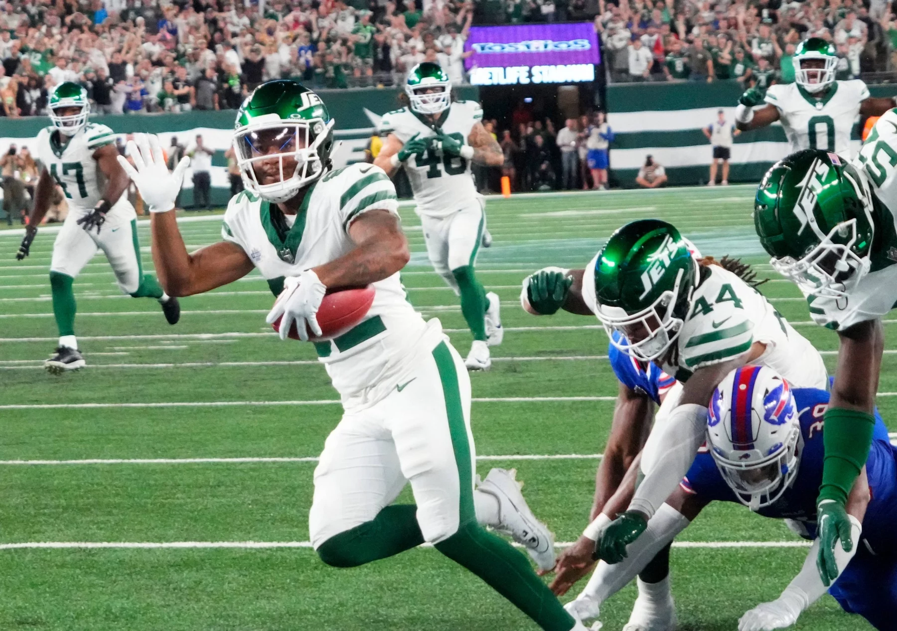 FootballR - NFL - New York Jets besiegen Buffalo Bills im NFL-Matchup.