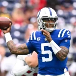 FootballR - NFL - Der Rookie-Quarterback der Indianapolis Colts wirft den Ball.