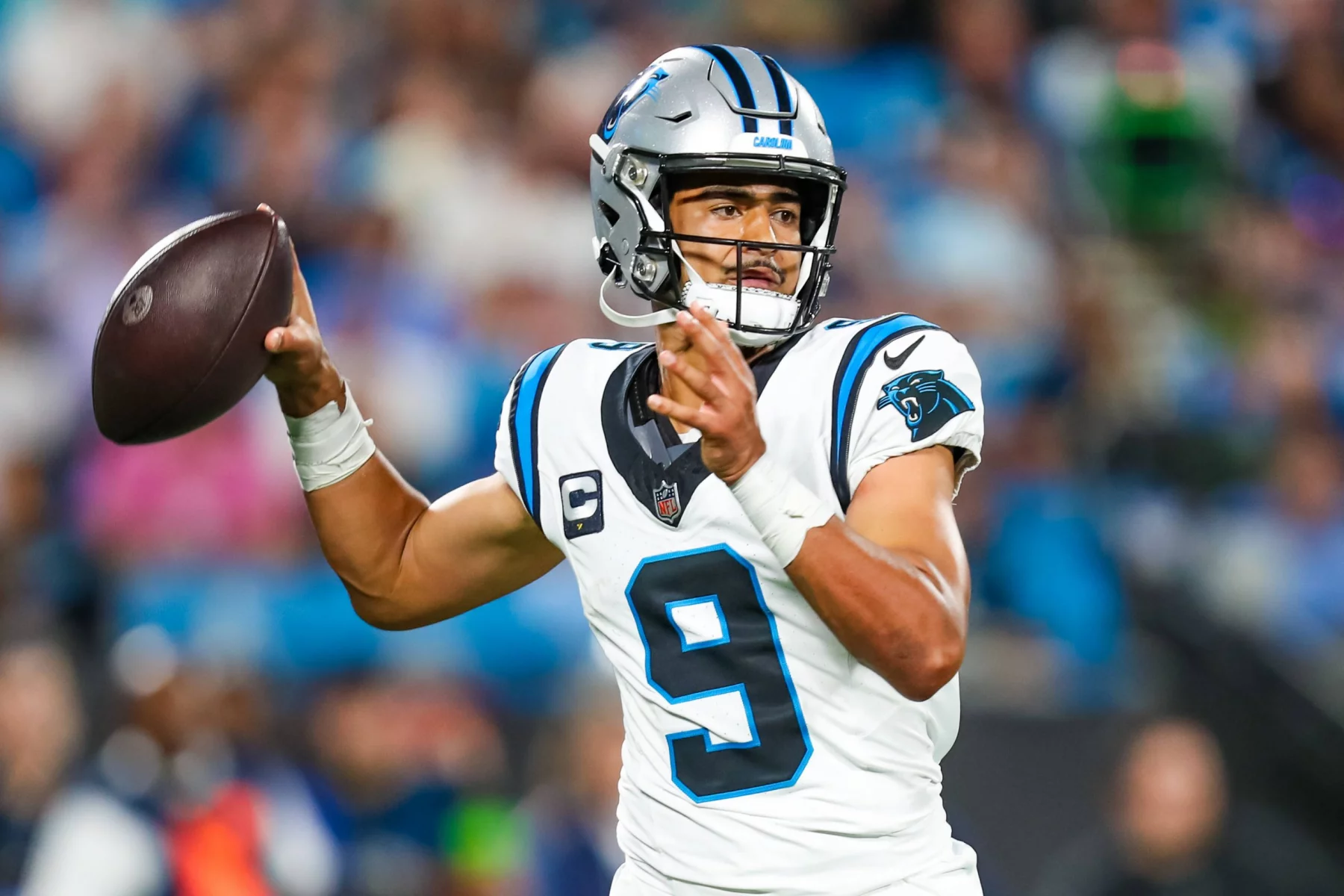 Week 13 - NFL - Panthers-Quarterback Bryce Young kämpft mit einer Knöchelverletzung.