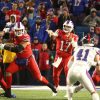 FootballR - NFL - Der Buffalo Bills QB Josh Allen verletzte sich während des NFL-Spiels gegen die Kansas City Chiefs an der Schulter.
