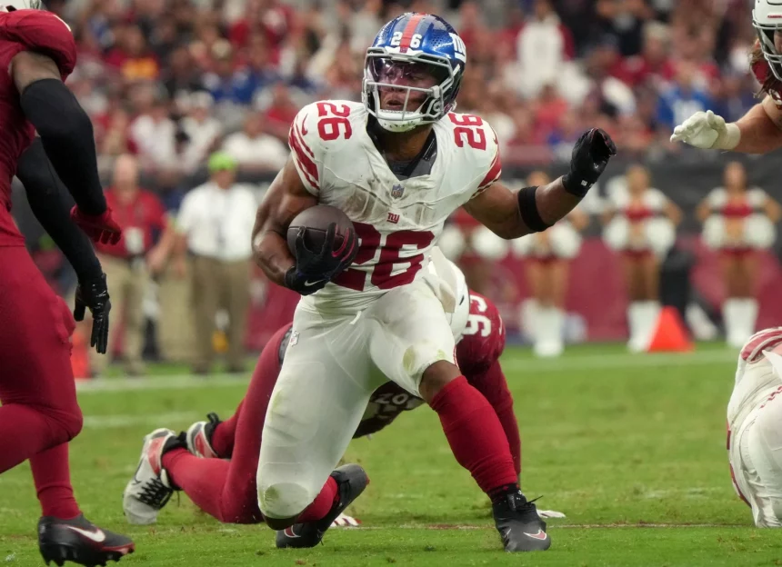 FootballR - NFL - Die New York Giants müssen im Spiel gegen die Miami Dolphins weiterhin auf Saquon Barkley verzichten.