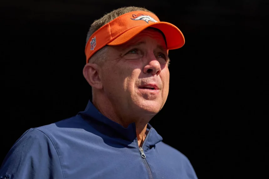 FootballR - NFL Draft 2025 - Ein NFL-Trainer mit orangefarbenem Hut, Sean Payton, führt die Broncos zum Sieg gegen die Bears. Payton sprach über Josh Reynolds