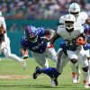 FootballR - NFL - NFL Miami Dolphins vs. New York Giants – Rookie Running Back De'Von Achane - Verletzung bereitet den Dolphins Sorgen.