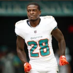 FootballR - NFL - Ein Spieler der Miami Dolphins wird auf die Injured Reserve gesetzt. De'Von Achane