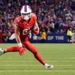 NFL, American Football Herren, USA New York Giants at Buffalo Bills Oct 15, 2023 Orchard Park, New York, USA Buffalo Bills tight end Dawson Knox 88 runs with the ball after making a catch against the New York Giants during the second half at Highmark Stadium. Orchard Park Highmark Stadium New York USA, EDITORIAL USE ONLY PUBLICATIONxINxGERxSUIxAUTxONLY Copyright: xGregoryxFisherx 20231015_szo_fb5_0413