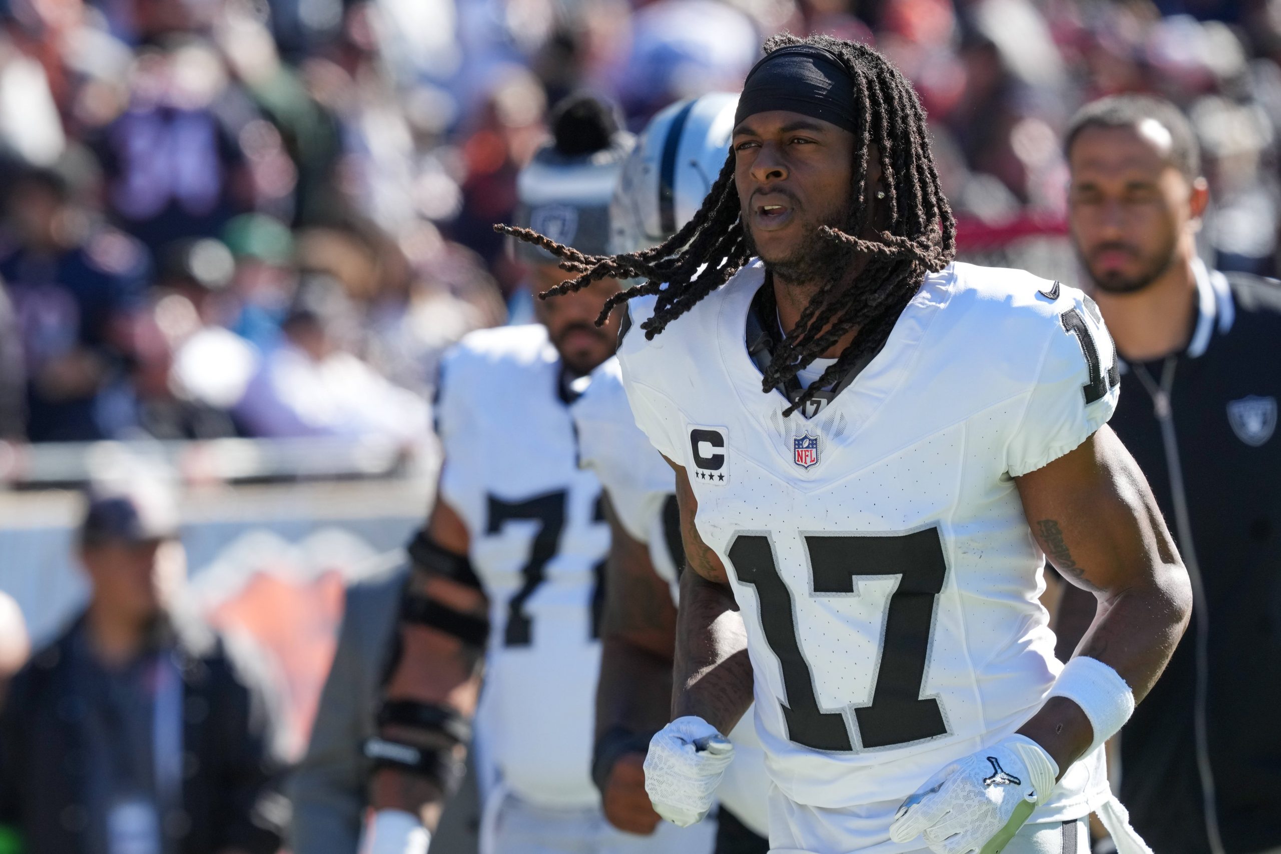 Raiders Receiver Davante Adams läuft frustriert über das Feld