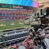 FootballR - RTL NFL Woche 11 - In einem Stadion wird ein NFL-Spiel gefilmt.