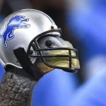 Thanksgiving 2025 - NFL Thanksgiving 2024 - Ein Thanksgiving-Truthahn, der einen Helm der Detroit Lions aufsetzt.