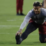 49ers Defensive End Chase Young am Feld